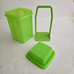 Tupperware Pick A Deli Pickle Keeper Green Pickle Lift Container 1330-6